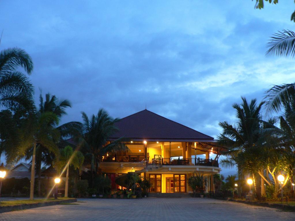 Kampoeng Nelayan Hotel 팔루 외부 사진